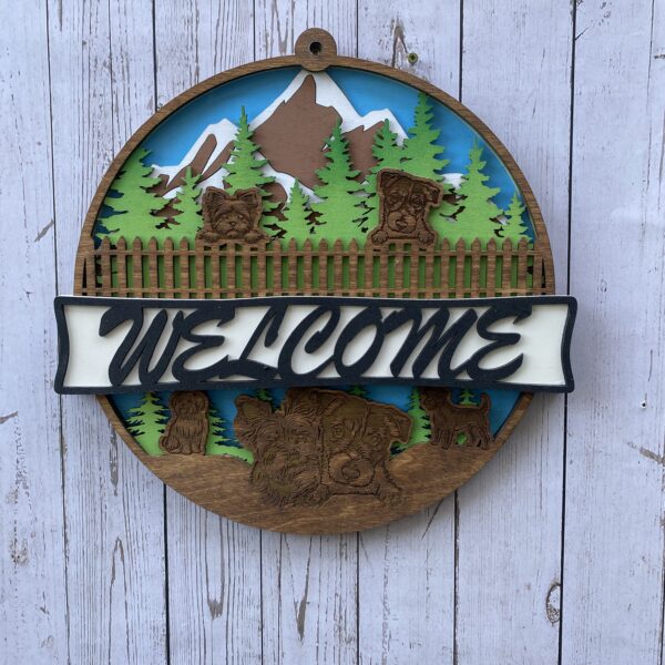 Two dogs engraved welcome sign