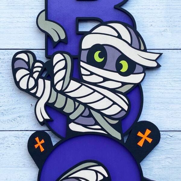 Mummy Halloween wall hanger